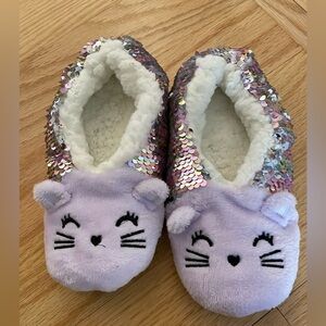 Sequin Cat Face Kids Slippers
NWOT size 1-2 youth